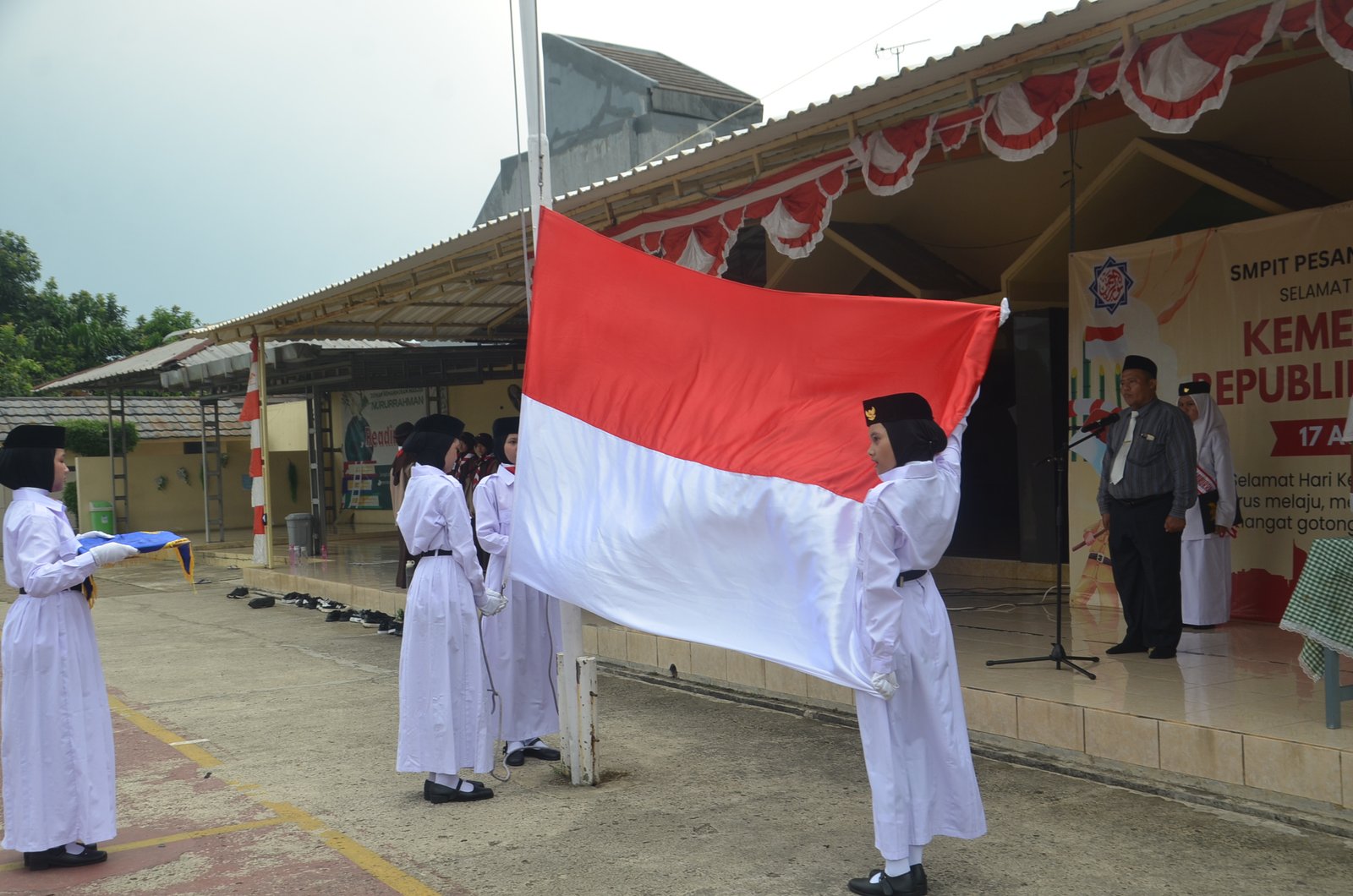 SMPIT Nururrahman Gelar Upacara HUT ke-80 RI dengan Penuh Semangat Kebangsaan